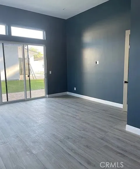 22520 Clarendon Woodland Hills, CA 91367
