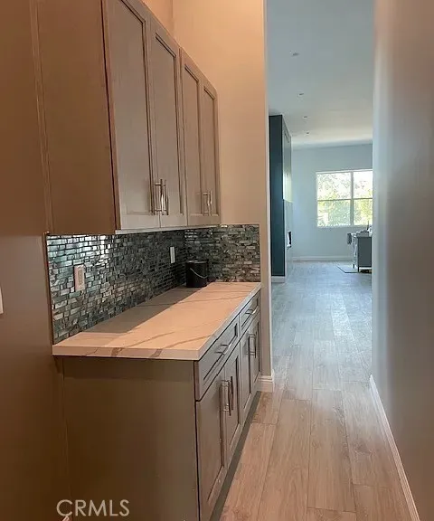 22520 Clarendon Woodland Hills, CA 91367