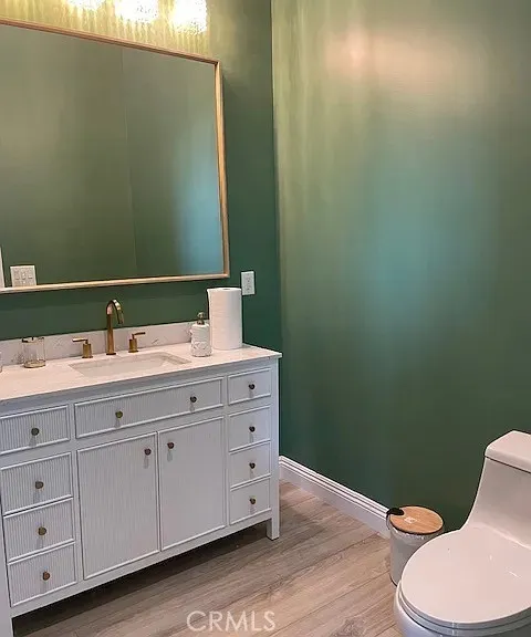 22520 Clarendon Woodland Hills, CA 91367