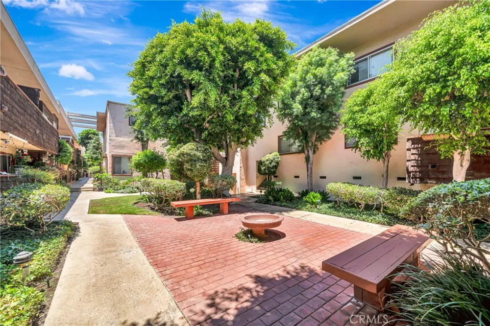 5349 Newcastle #56 Encino, CA 91316