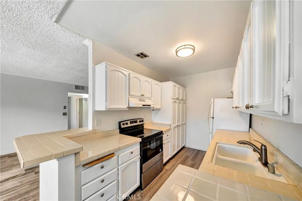 5349 Newcastle #56 Encino, CA 91316