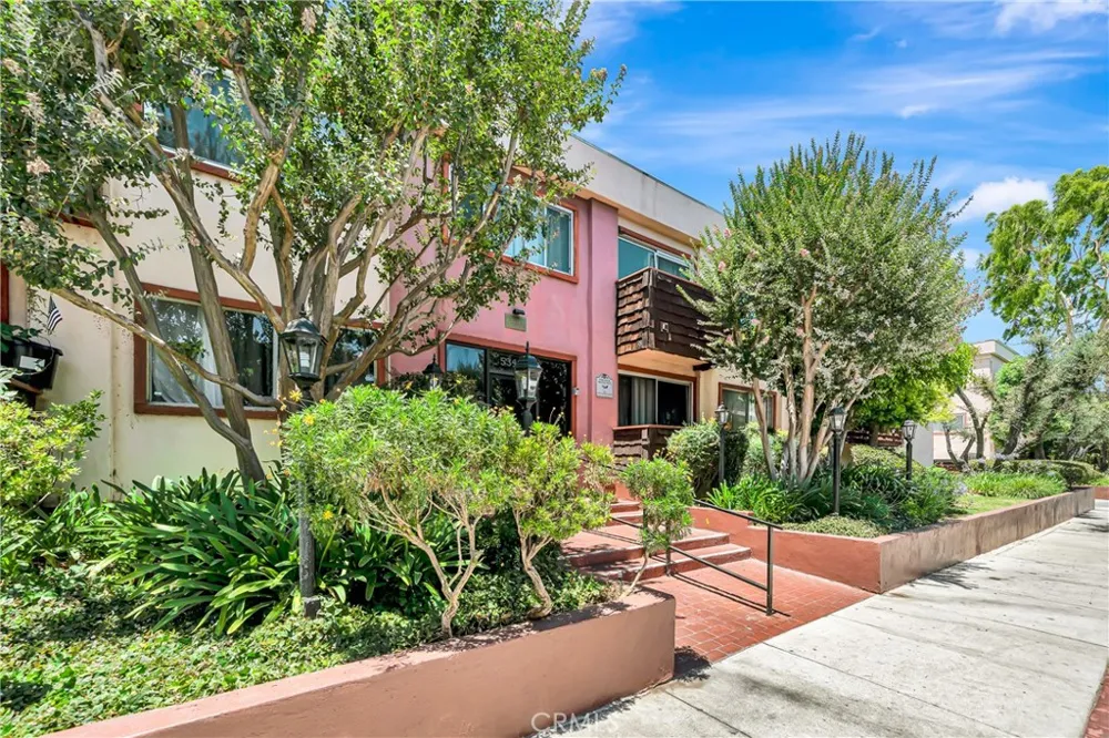5349 Newcastle #56 Encino, CA 91316