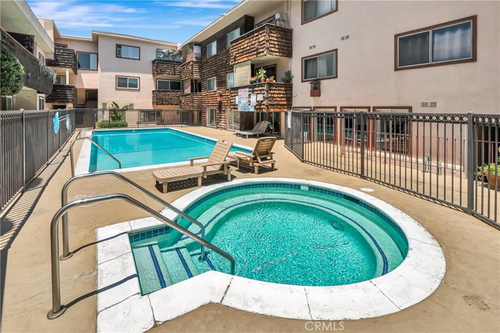 5349 Newcastle #56 Encino, CA 91316