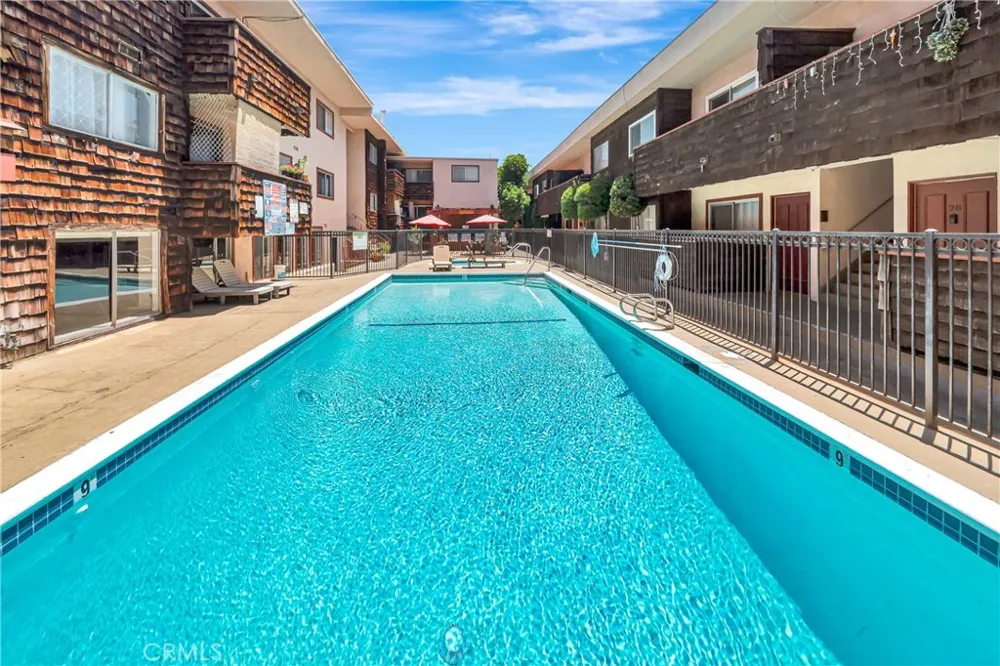 5349 Newcastle #56 Encino, CA 91316