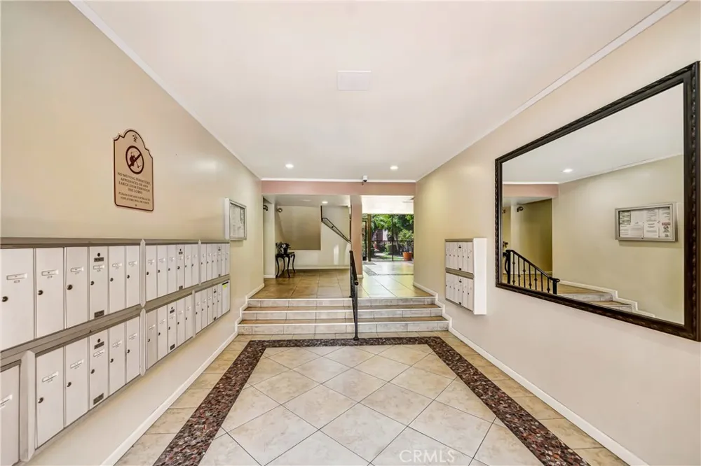5349 Newcastle #56 Encino, CA 91316