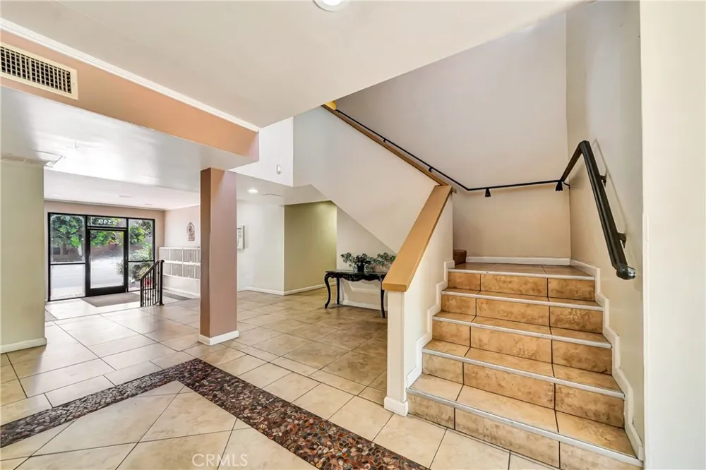 5349 Newcastle #56 Encino, CA 91316