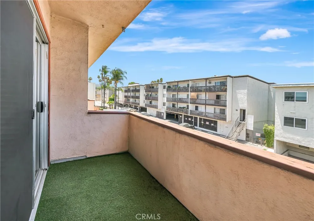 5349 Newcastle #56 Encino, CA 91316