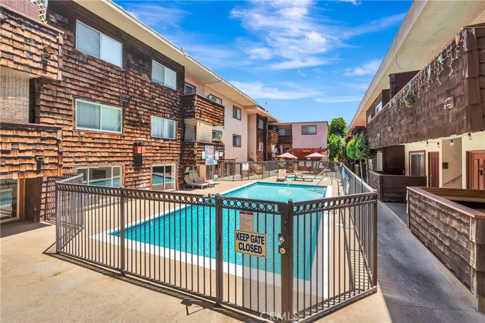 5349 Newcastle #56 Encino, CA 91316