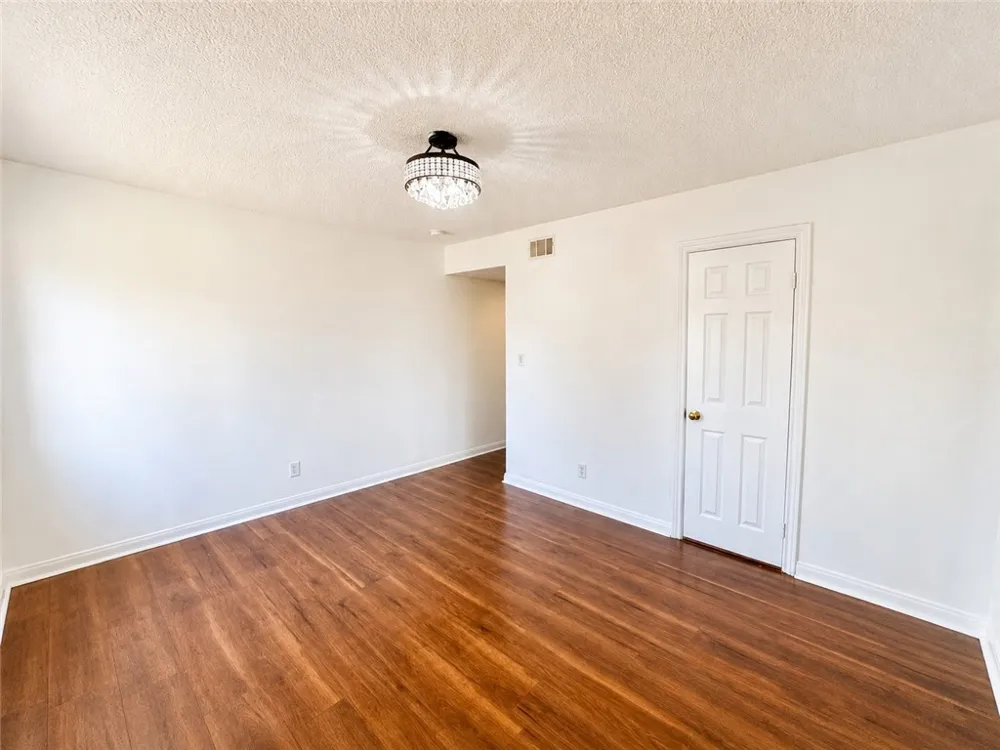 20355 Itasca Street Chatsworth, CA 91311