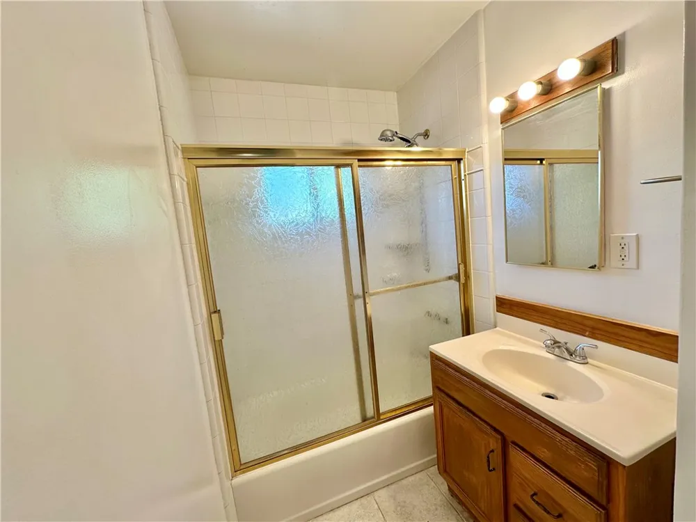 20355 Itasca Street Chatsworth, CA 91311