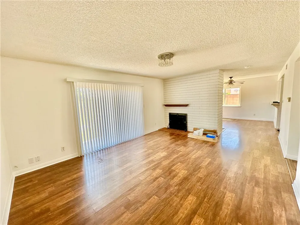 20355 Itasca Street Chatsworth, CA 91311