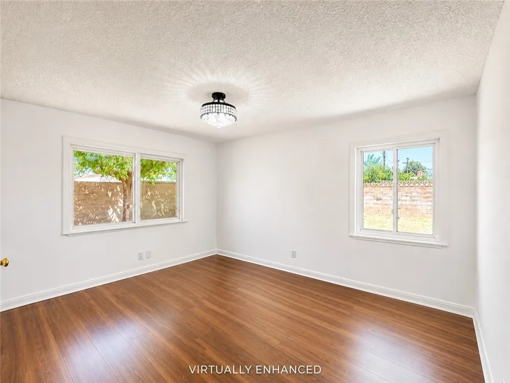 20355 Itasca Street Chatsworth, CA 91311