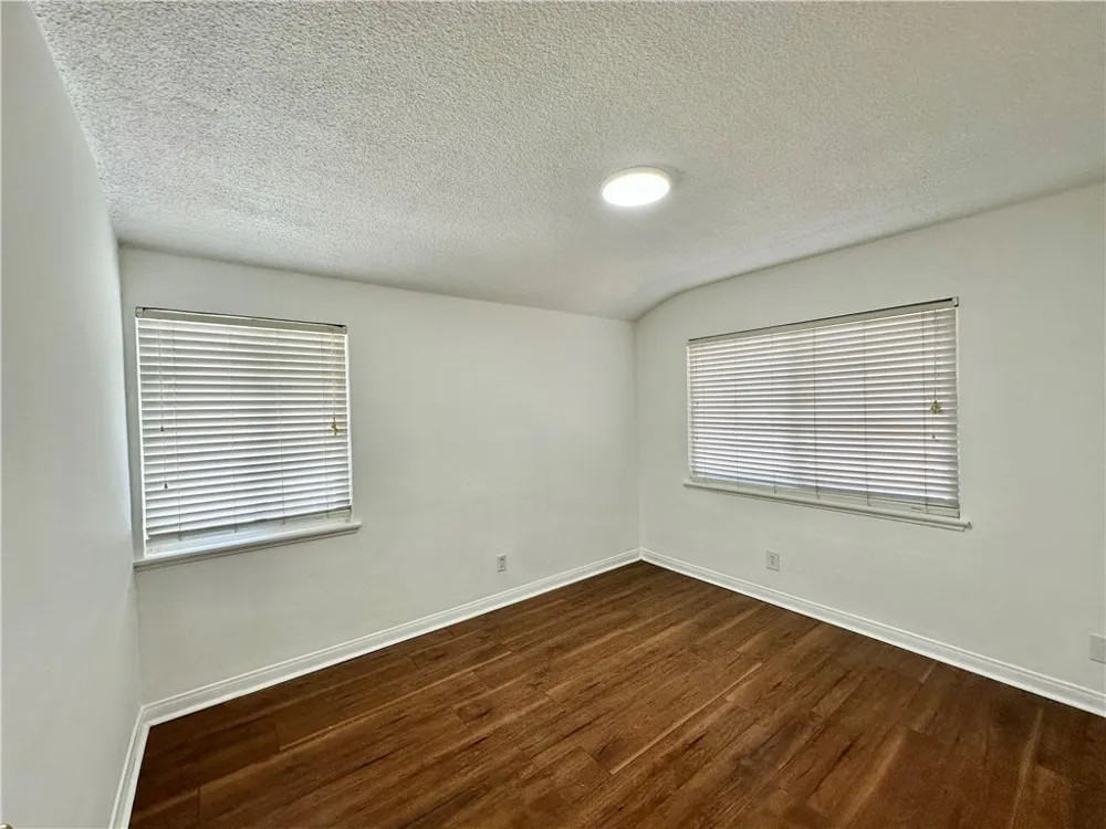 20355 Itasca Street Chatsworth, CA 91311