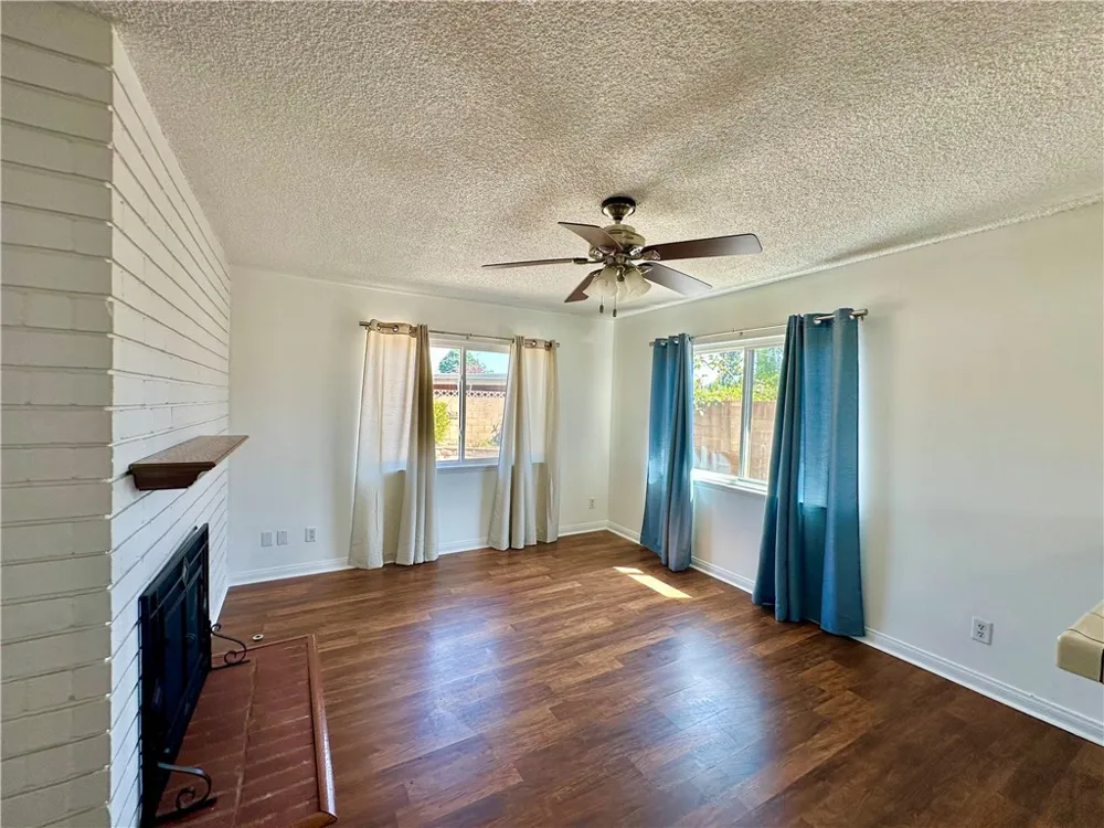 20355 Itasca Street Chatsworth, CA 91311
