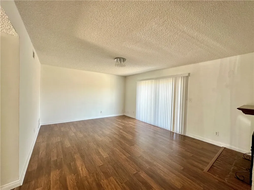 20355 Itasca Street Chatsworth, CA 91311