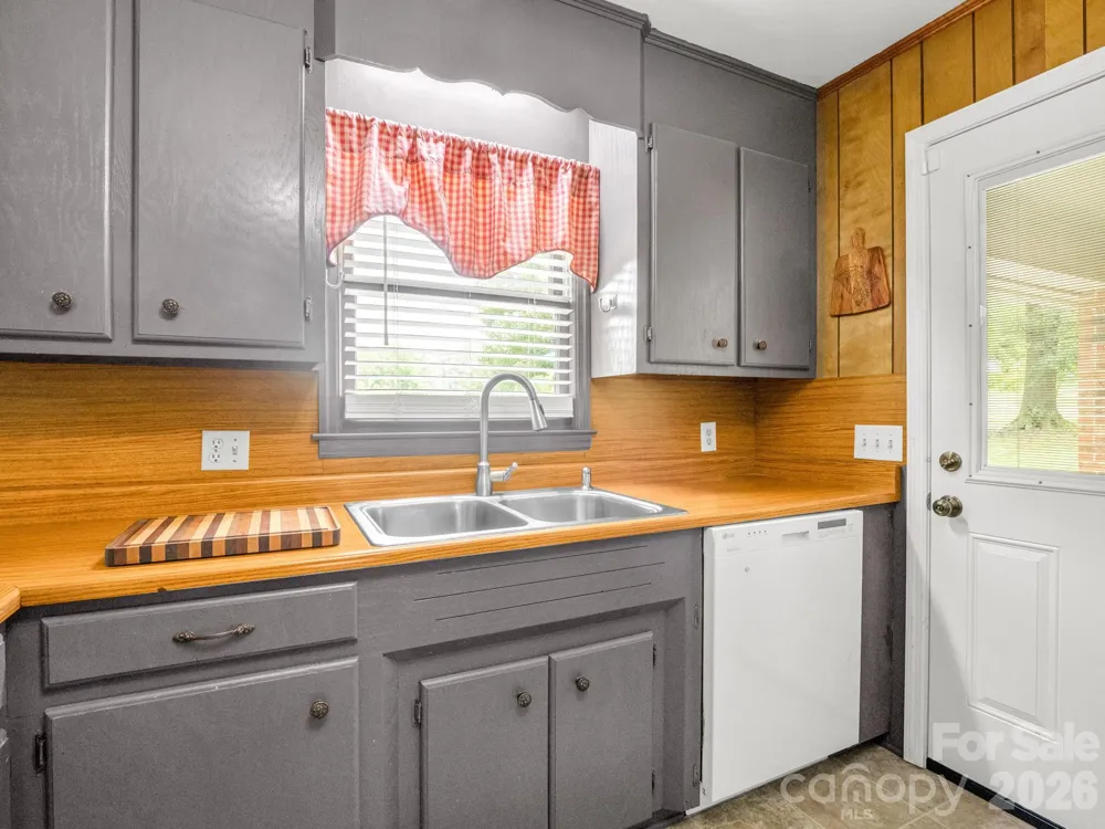 72 McEntire Road Tryon, NC 28782