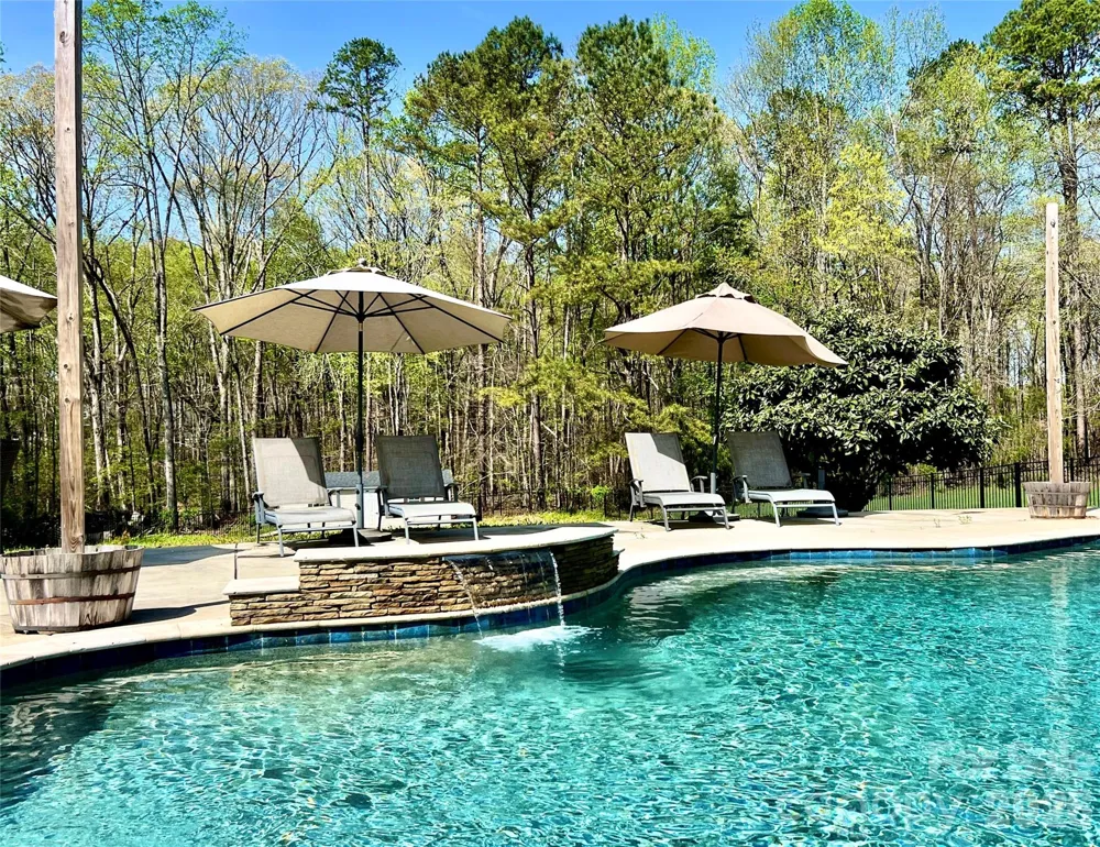 4809 Antioch Church Road Matthews, NC 28104