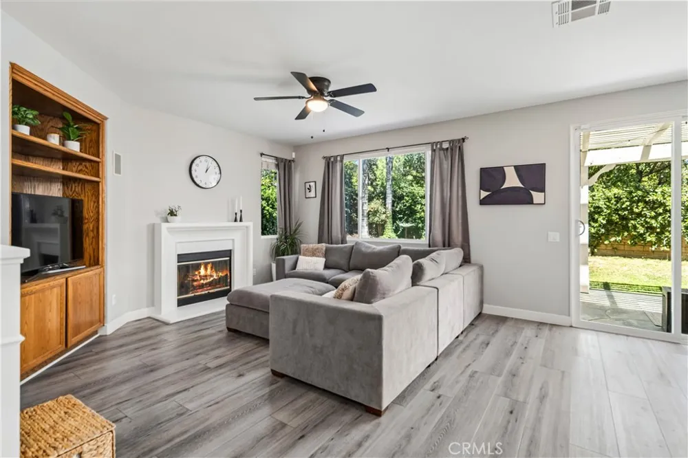 32208 Big Oak Castaic, CA 91384