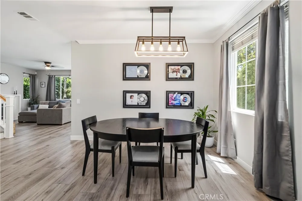 32208 Big Oak Castaic, CA 91384