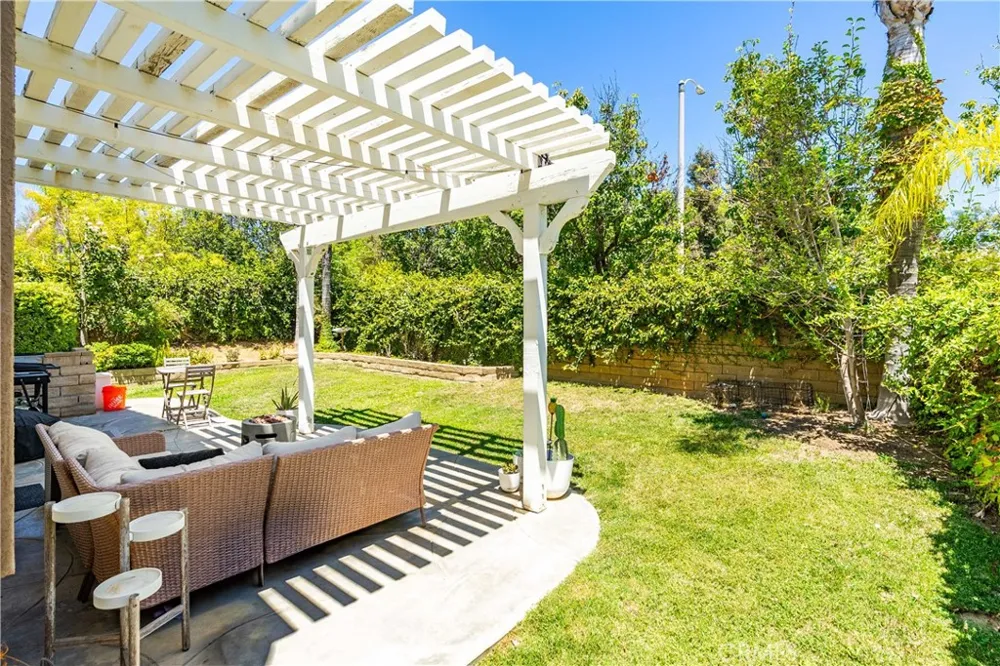 32208 Big Oak Castaic, CA 91384