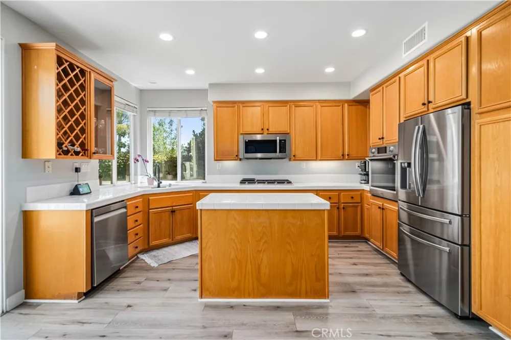 32208 Big Oak Castaic, CA 91384