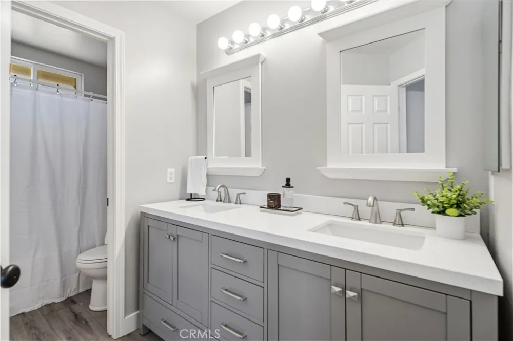 32208 Big Oak Castaic, CA 91384