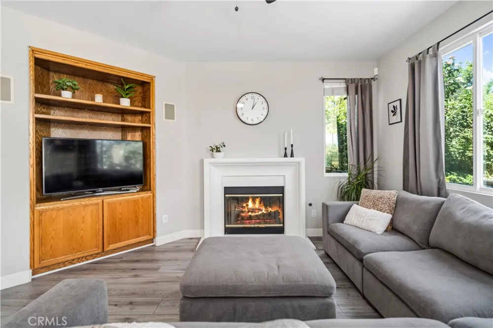 32208 Big Oak Castaic, CA 91384