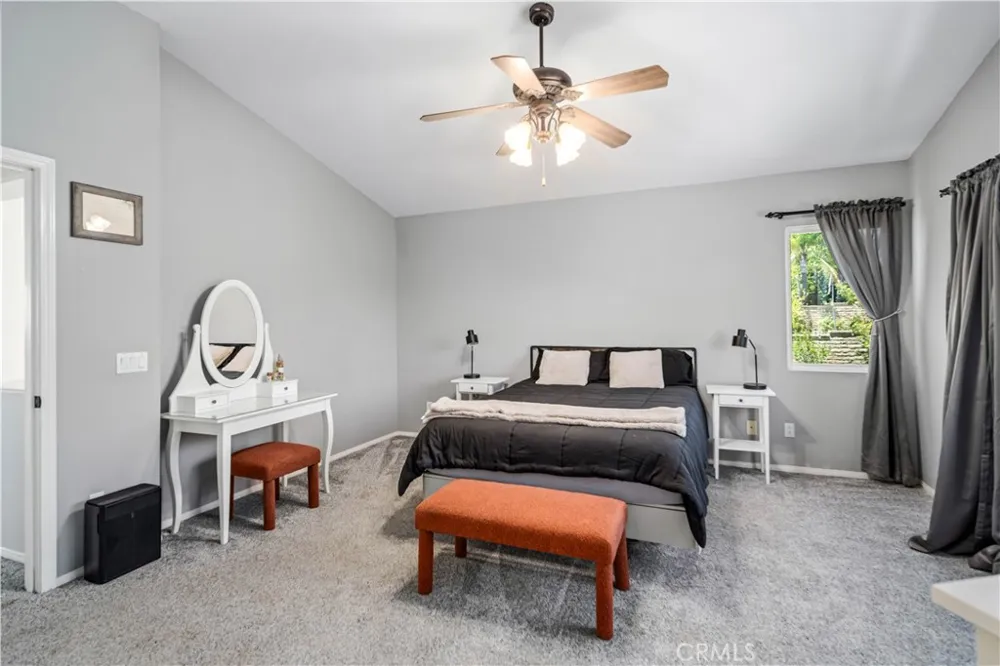 32208 Big Oak Castaic, CA 91384