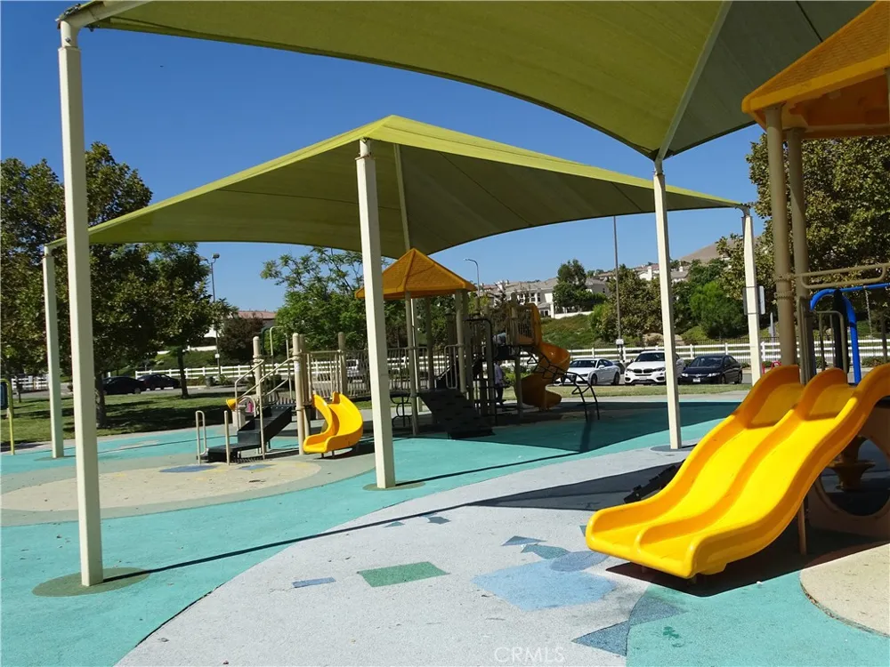 19608 Shadow Glen Circle Northridge, CA 91326