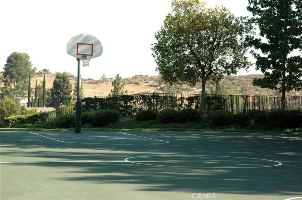 19608 Shadow Glen Circle Northridge, CA 91326