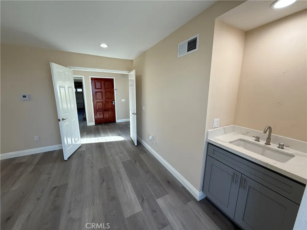 19608 Shadow Glen Circle Northridge, CA 91326