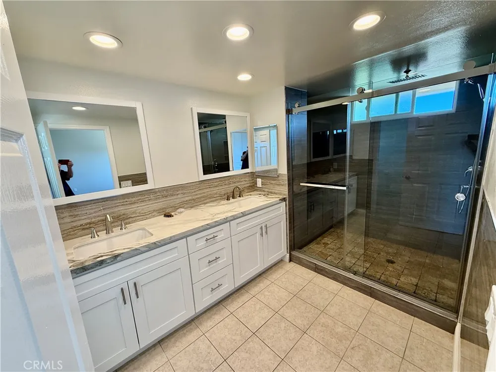 19608 Shadow Glen Circle Northridge, CA 91326