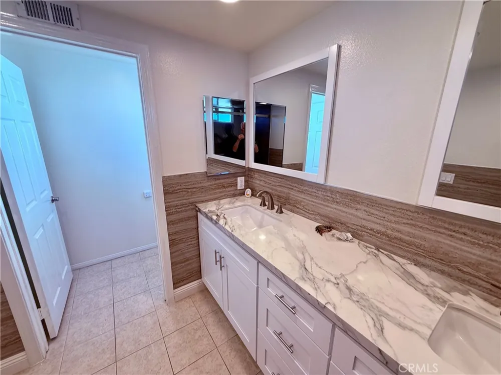 19608 Shadow Glen Circle Northridge, CA 91326