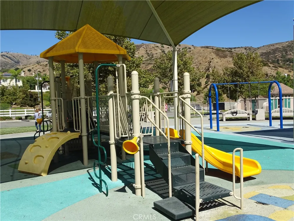 19608 Shadow Glen Circle Northridge, CA 91326
