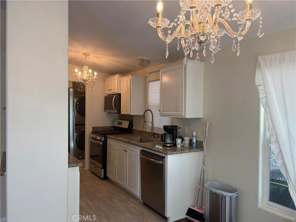 4201 Topanga Canyon #63 Woodland Hills, CA 91364
