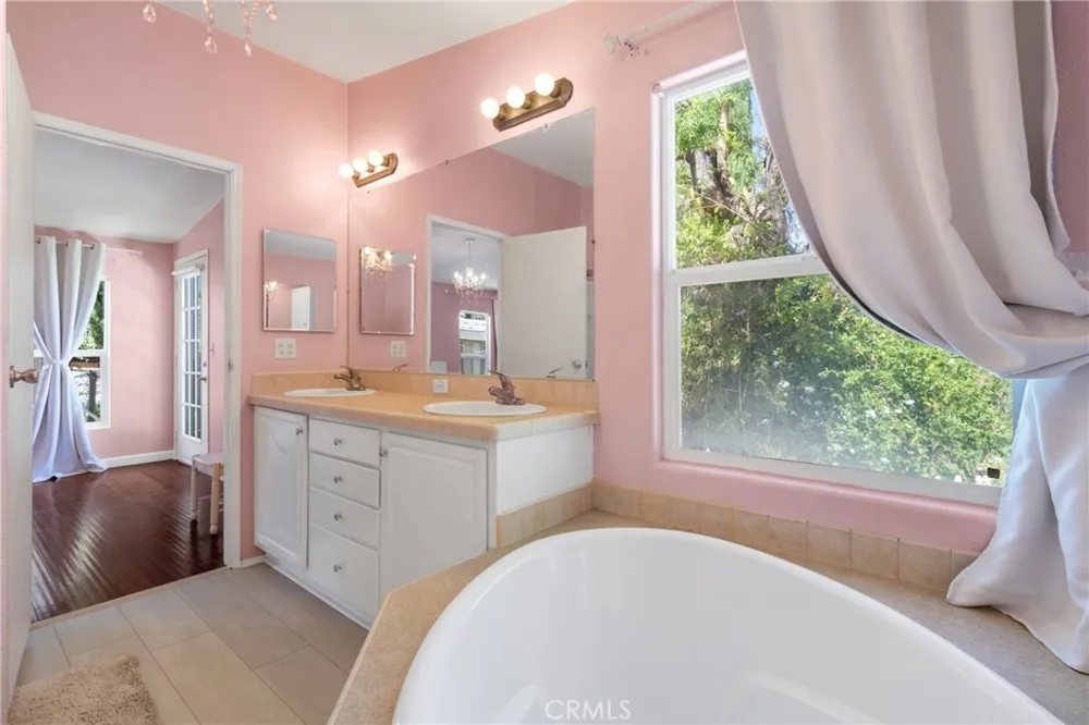 4201 Topanga Canyon #63 Woodland Hills, CA 91364