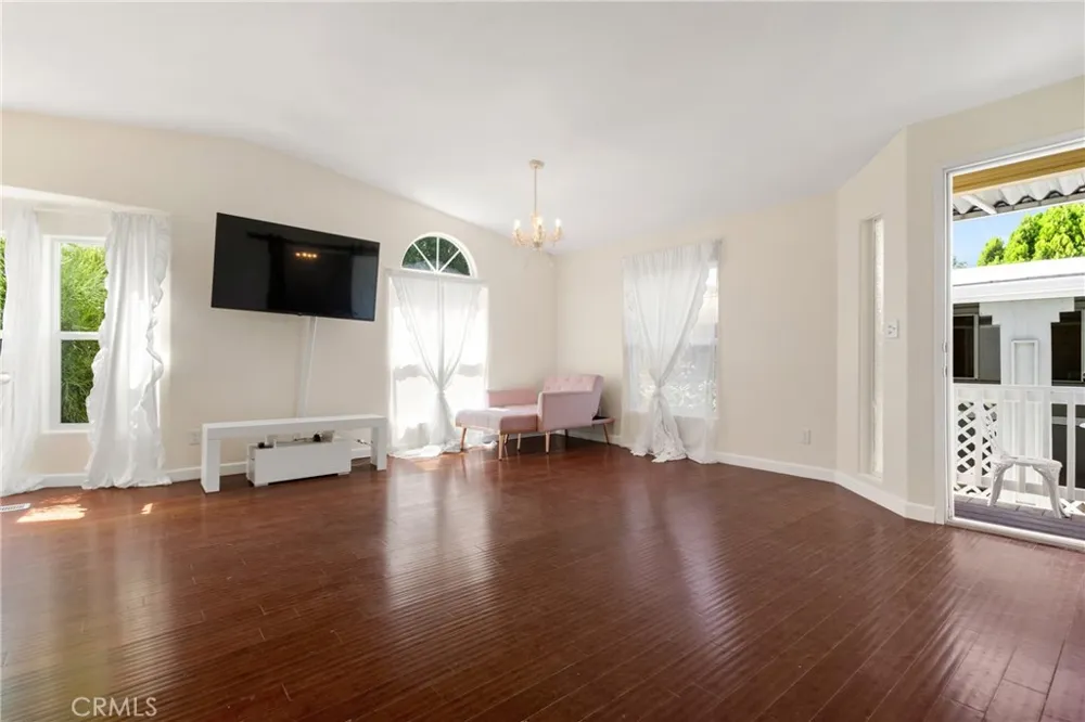 4201 Topanga Canyon #63 Woodland Hills, CA 91364