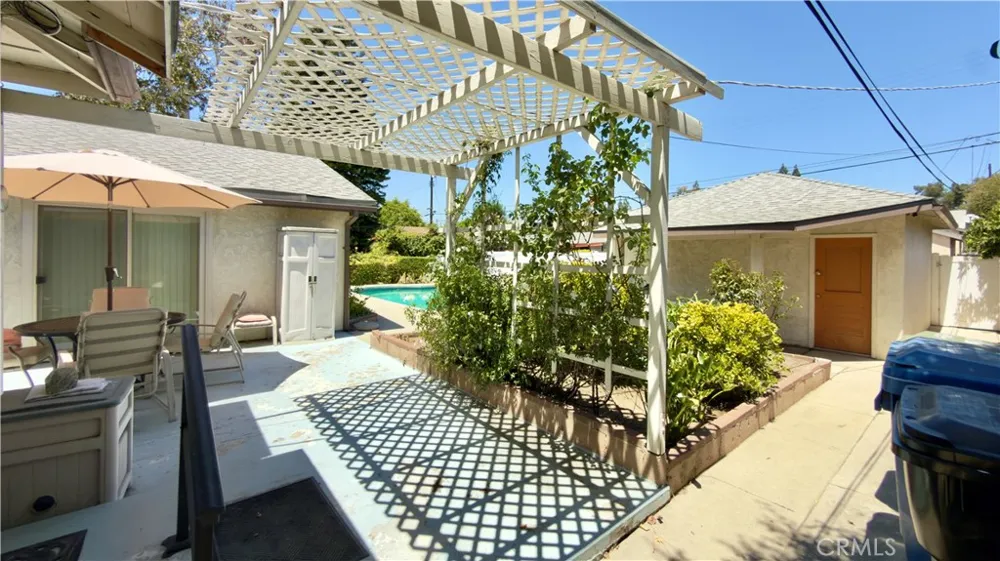 16029 Chatsworth Granada Hills, CA 91344