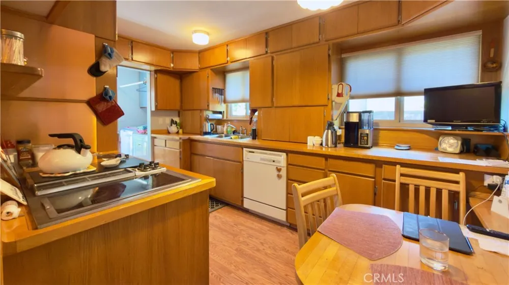 16029 Chatsworth Granada Hills, CA 91344