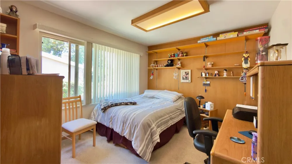 16029 Chatsworth Granada Hills, CA 91344