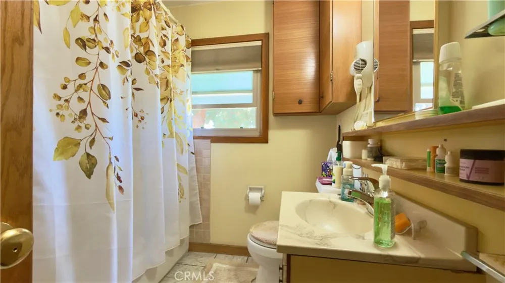 16029 Chatsworth Granada Hills, CA 91344
