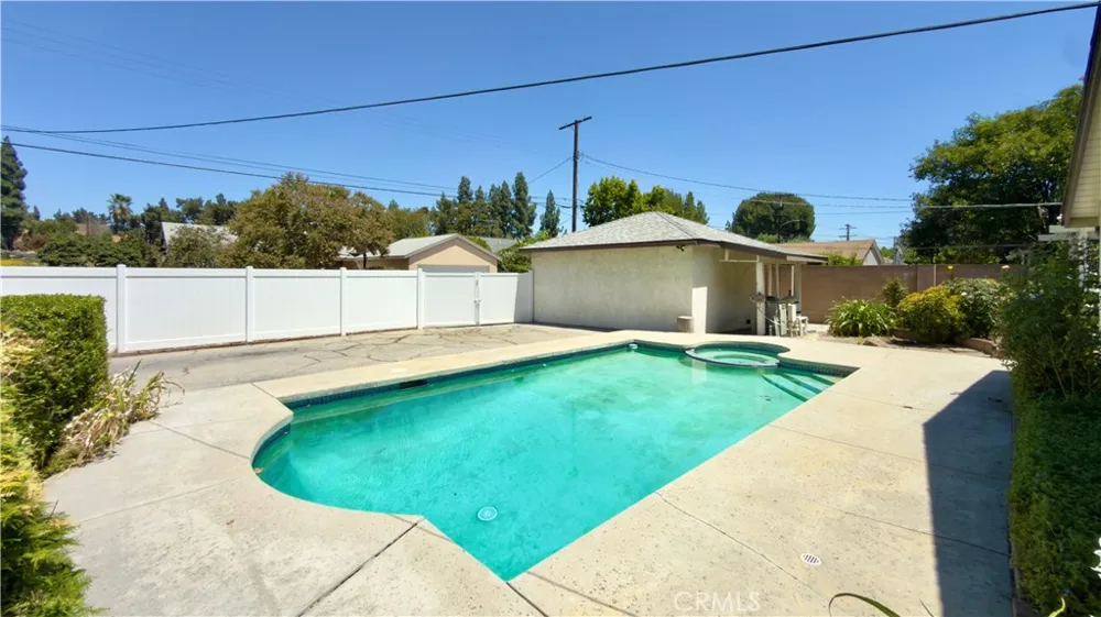 16029 Chatsworth Granada Hills, CA 91344