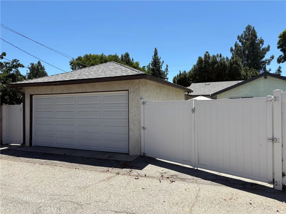 16029 Chatsworth Granada Hills, CA 91344