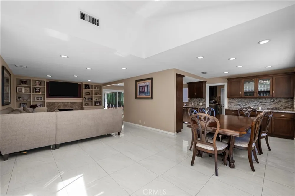 1243 S Stephora Glendora, CA 91740