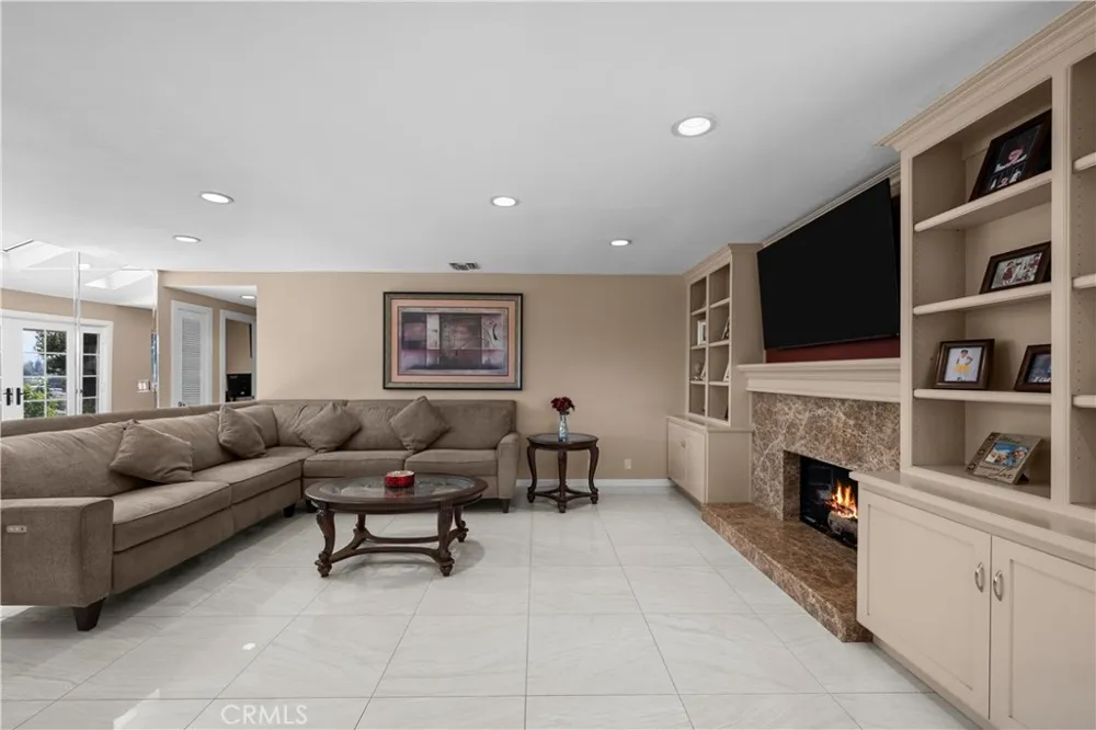 1243 S Stephora Glendora, CA 91740