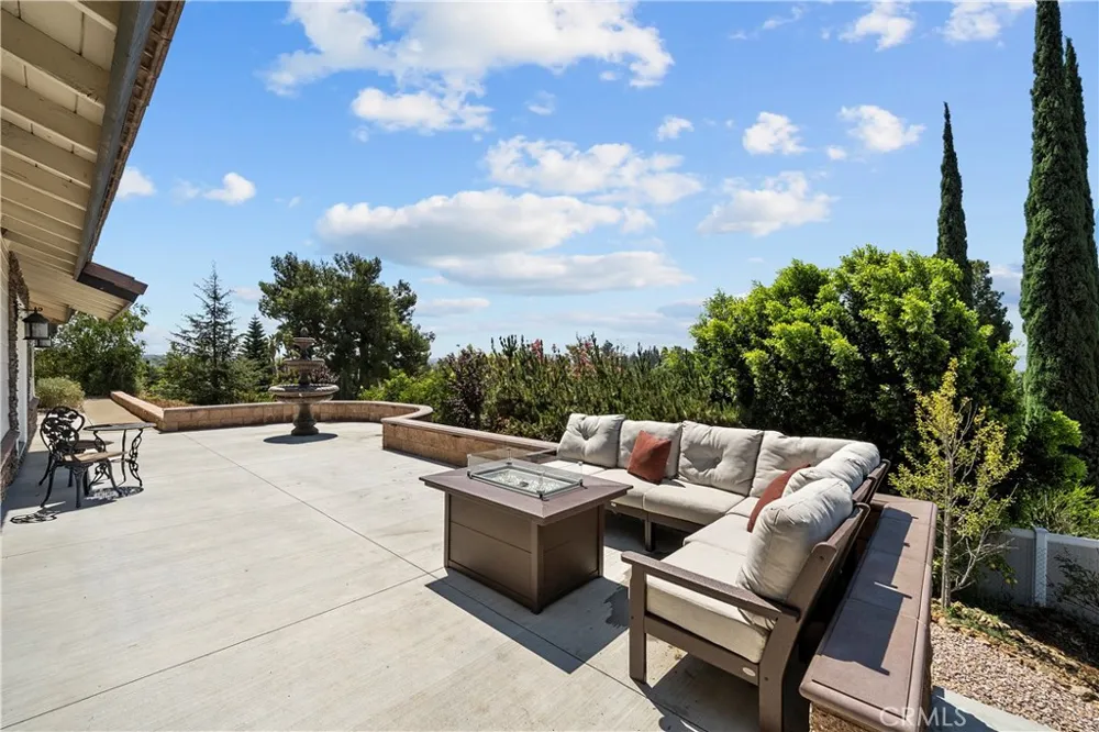 1243 S Stephora Glendora, CA 91740