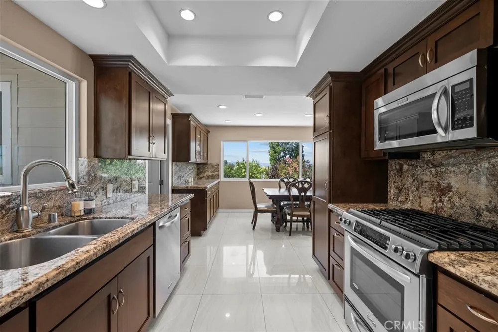 1243 S Stephora Glendora, CA 91740