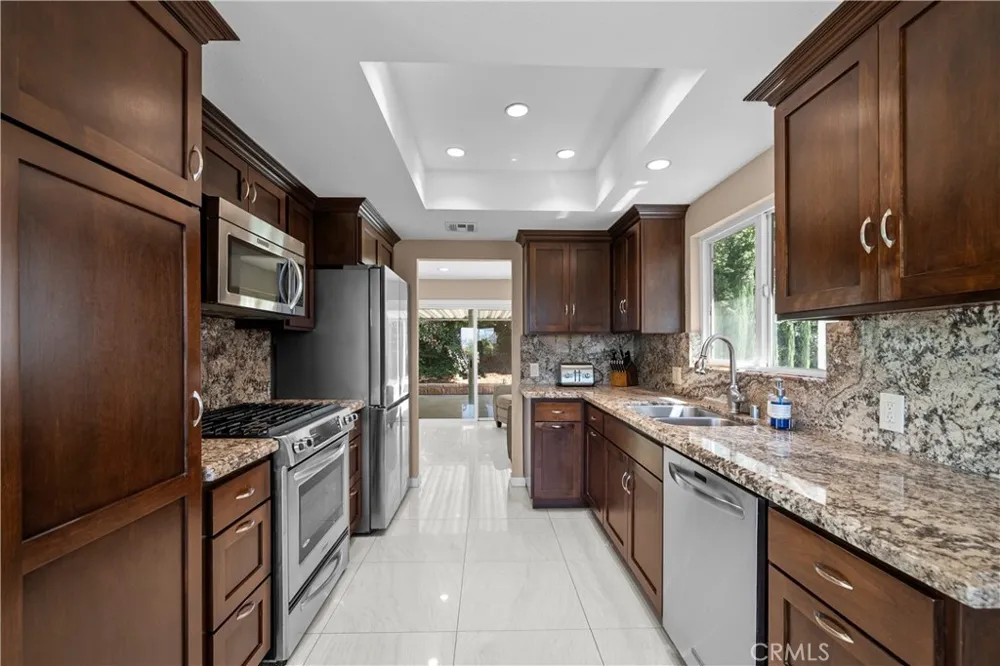 1243 S Stephora Glendora, CA 91740