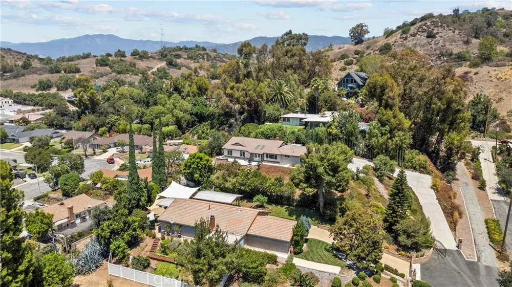 1243 S Stephora Glendora, CA 91740
