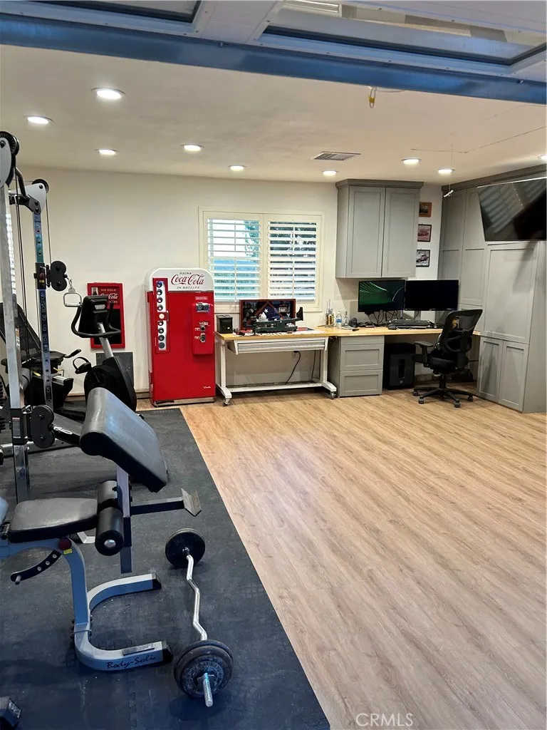 1243 S Stephora Glendora, CA 91740